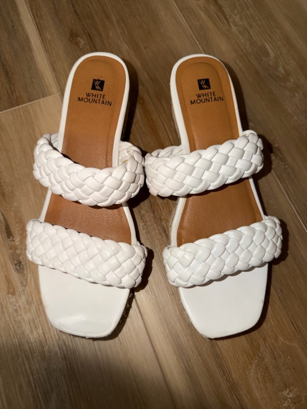 White Mountain braided white espadrille sandals, size 8.